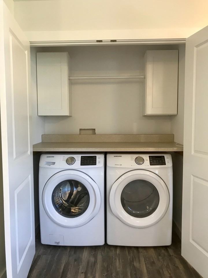 243 Bridge Street - Photo 7 of 17