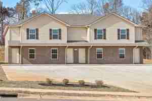 featured image of 487 Palmer Dr