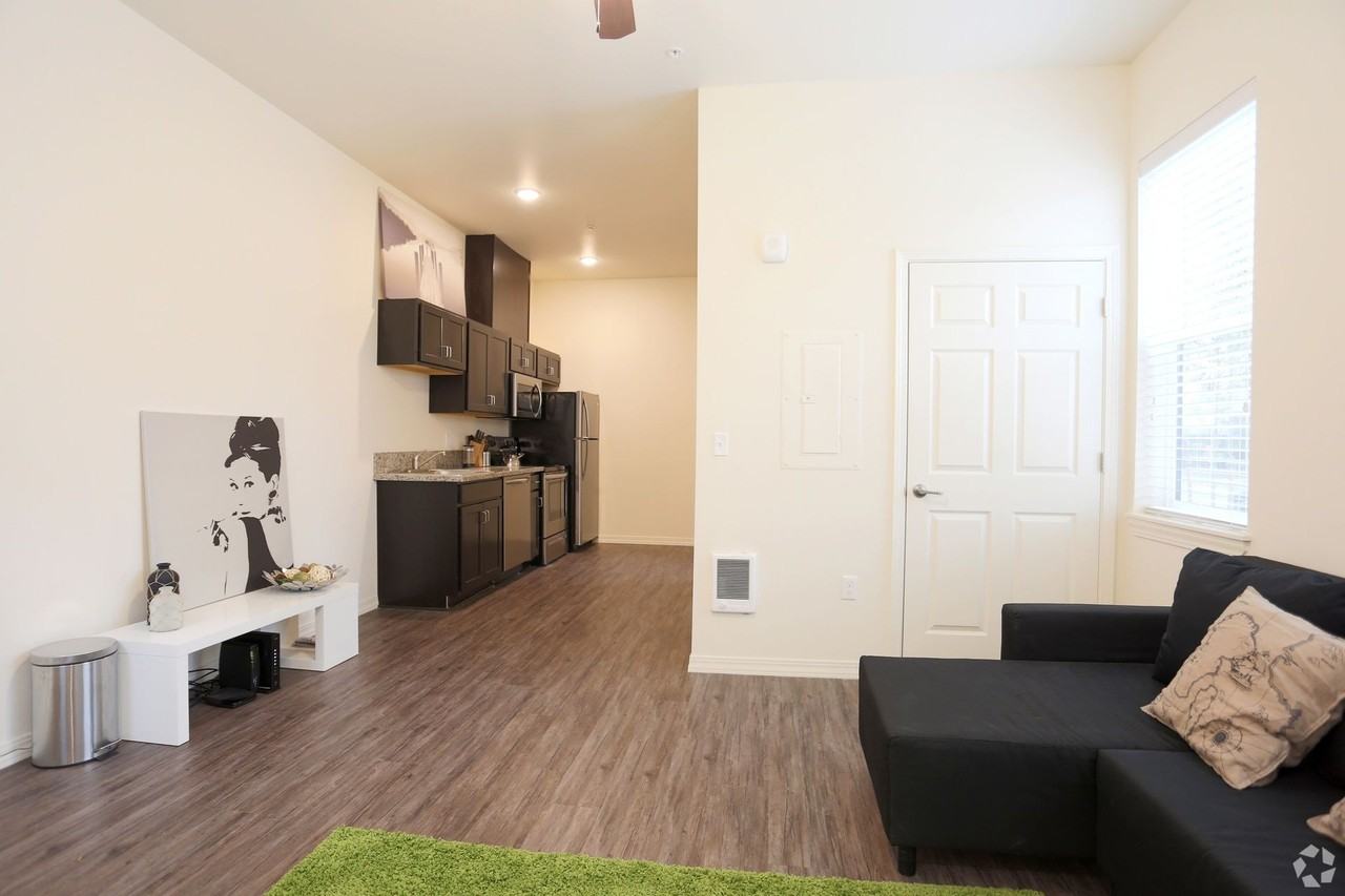 Cathedral Flats (Ivan 3) Apartments 7228 N Burlington Ave, Portland