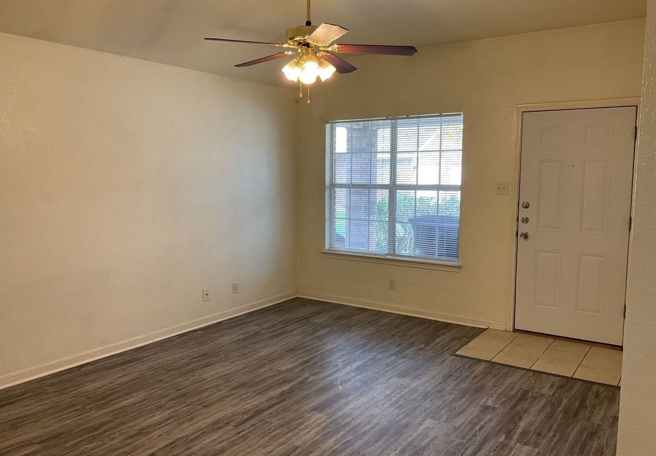 1405 Chips Drive - Photo 3 of 21