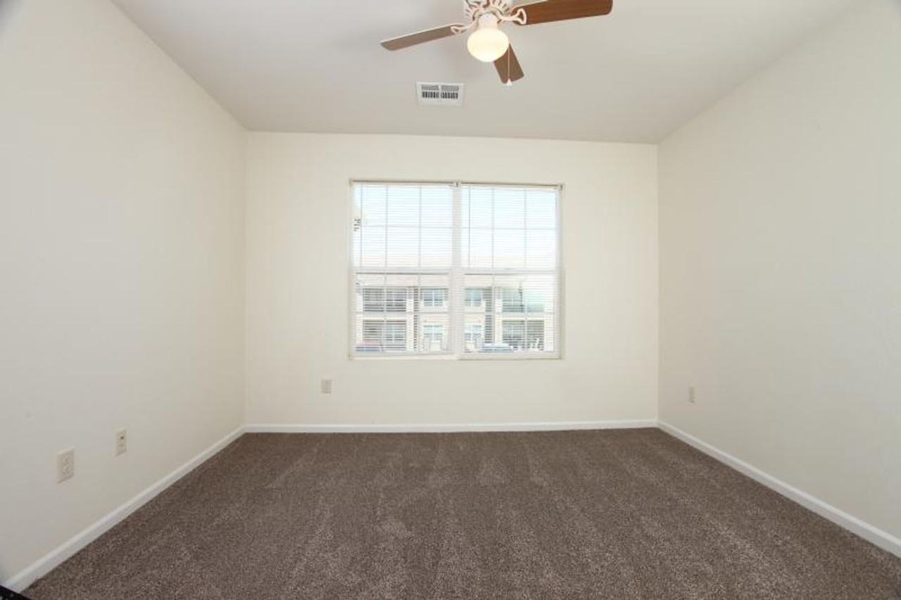Cottonwood Crossing - Photo 4 of 45
