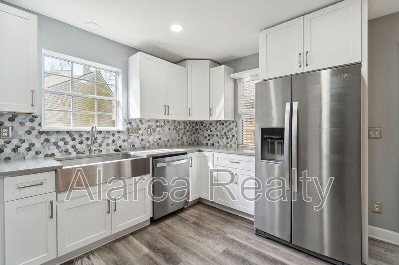 9101 Exbury Ct - Photo 6 of 19