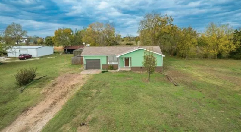 270 Country Pl - Photo 3 of 27