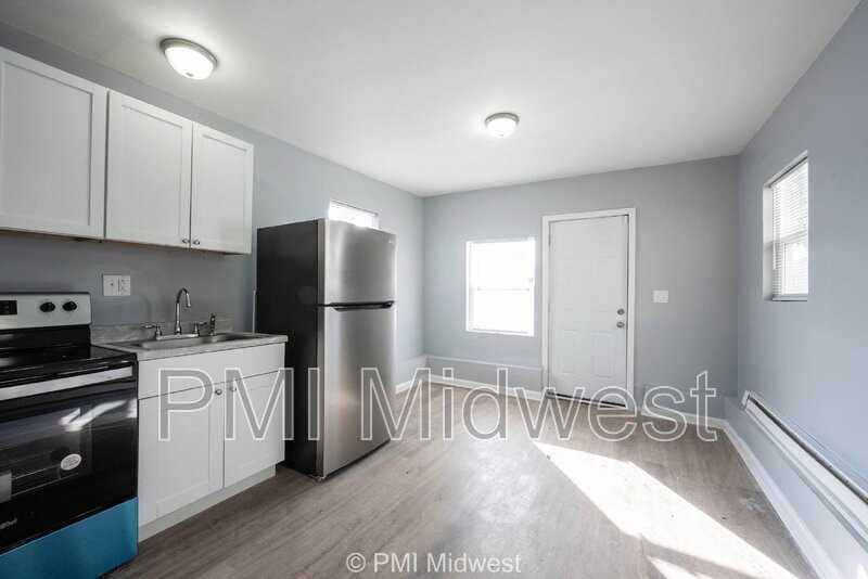 1112 Hoefgen St - Photo 3 of 17