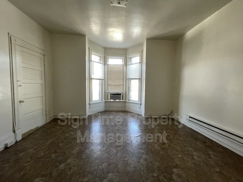 216 N Locust St - Photo 6 of 6