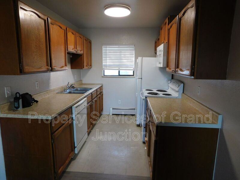 1302 Glenwood Ave #104 - Photo 4 of 7