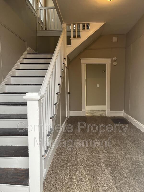 4636 Avenue T - Photo 2 of 20
