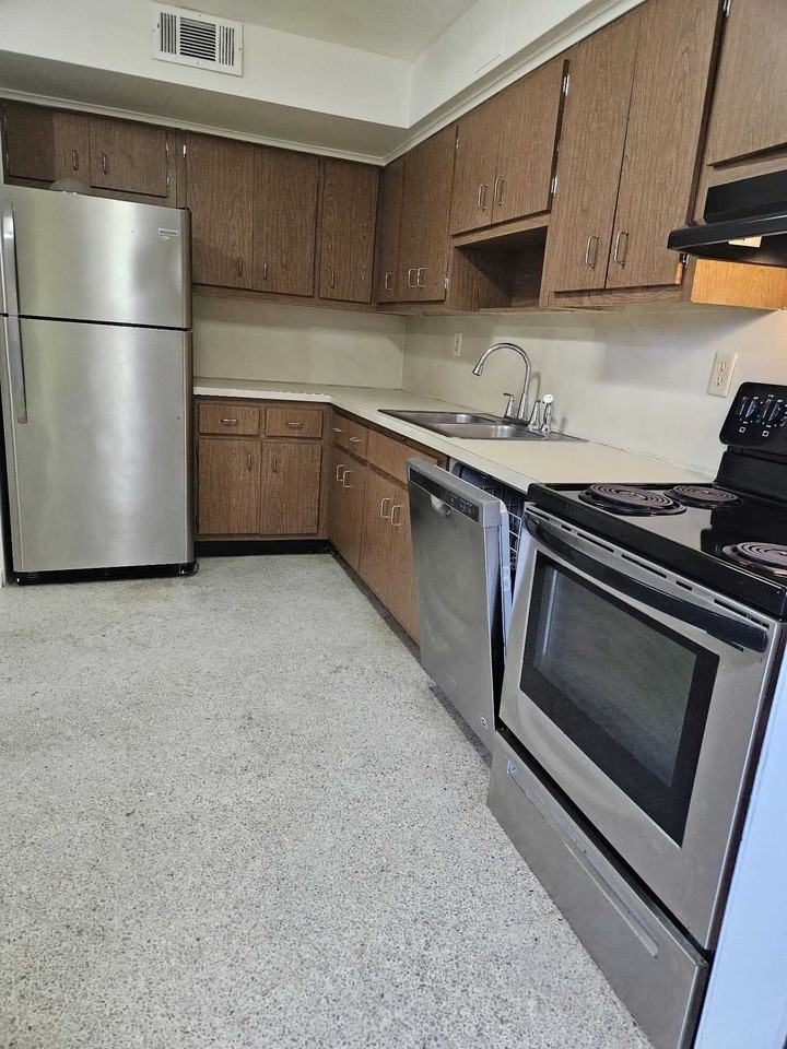 1030 Park Drive - Photo 2 of 23