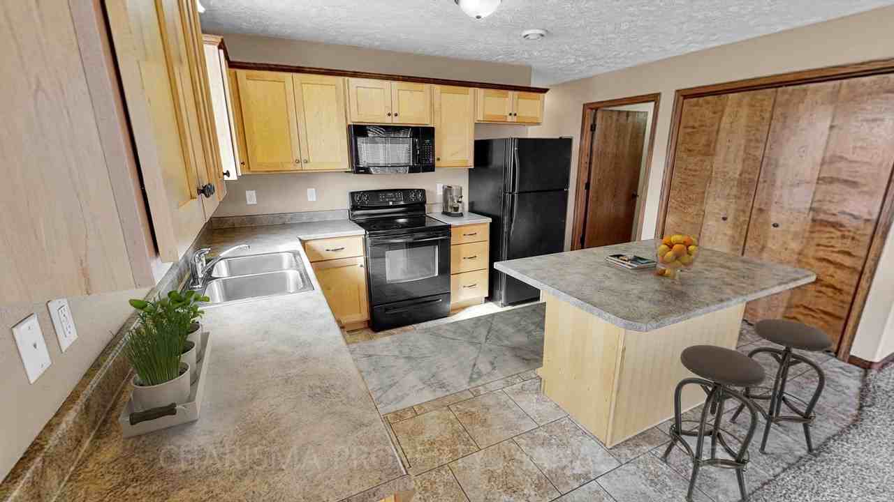 231 W 4th St #C - Photo 7 of 20