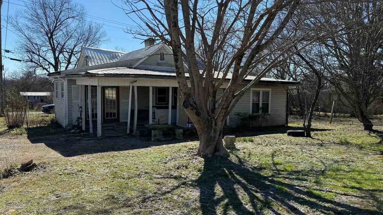 1402 Broad St #1 - Photo 3 of 12