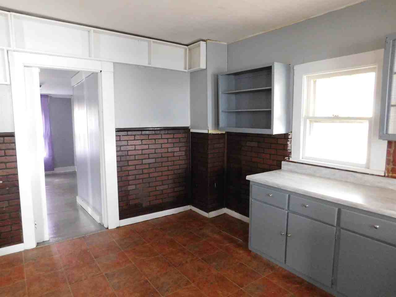 1402 Broad St #1 - Photo 4 of 12