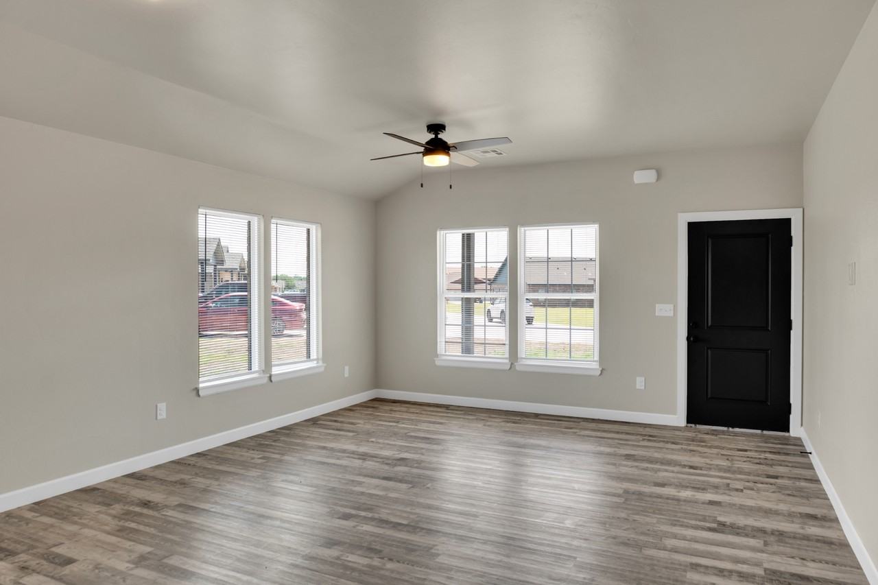 412 S Lisa Ct #412 - Photo 3 of 22