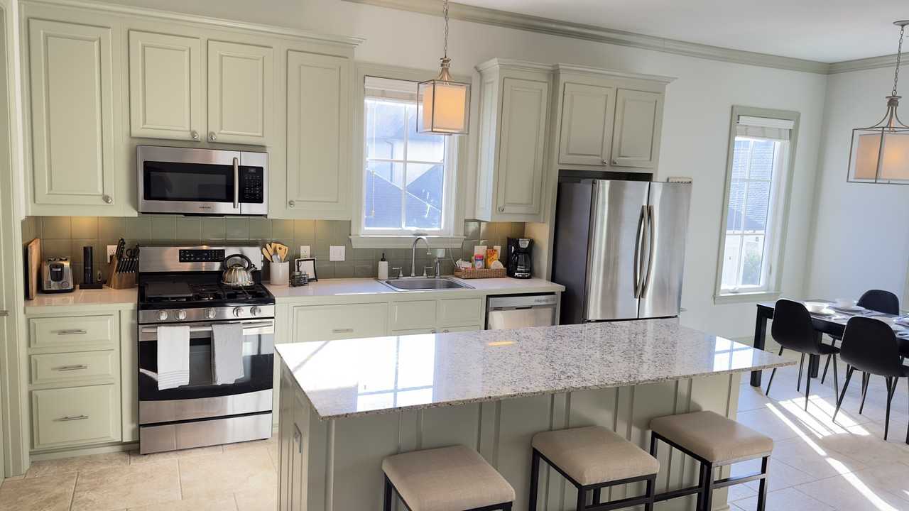 1656 Belmont Ave #B - Photo 2 of 22