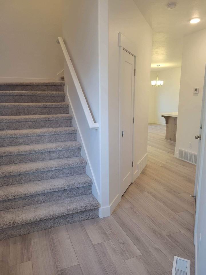 N Silver Spring Way - Photo 6 of 11