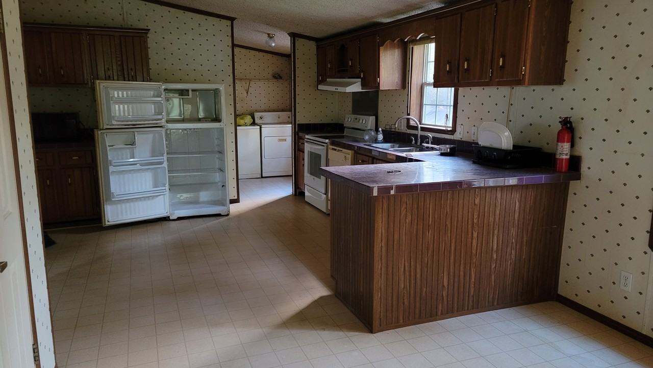 1453 Decatur Rd #NA - Photo 6 of 8