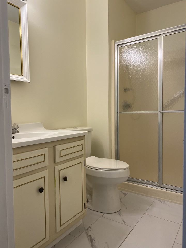 208 Perry St #10 - Photo 7 of 10