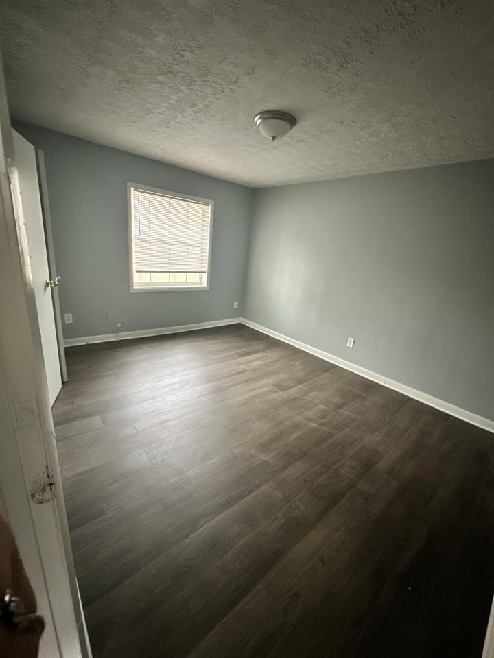 1409 Rock Cut Road #I6 - Photo 6 of 15