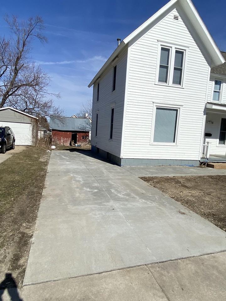 540 8th Ave #1 - Photo 5 of 33