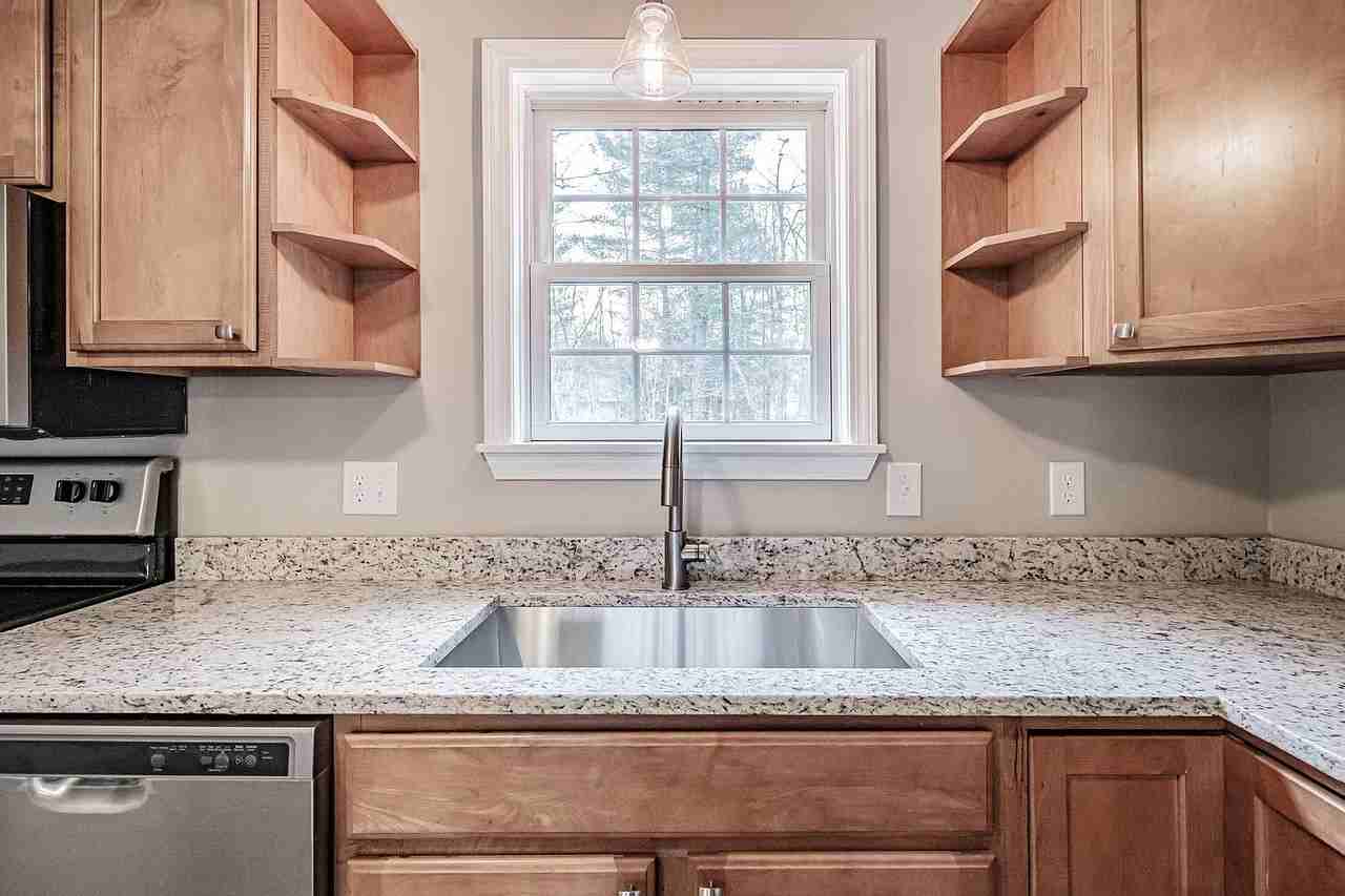 14 Hemlock Dr #1 - Photo 2 of 26