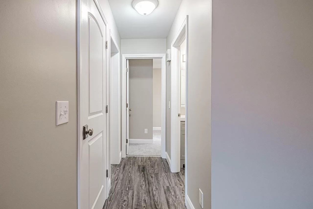 14 Hemlock Dr #1 - Photo 4 of 26