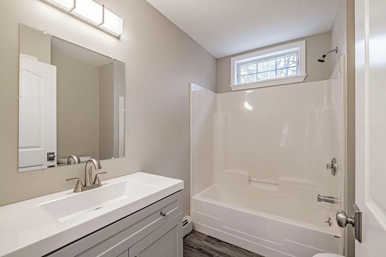14 Hemlock Dr #1 - Photo 5 of 26
