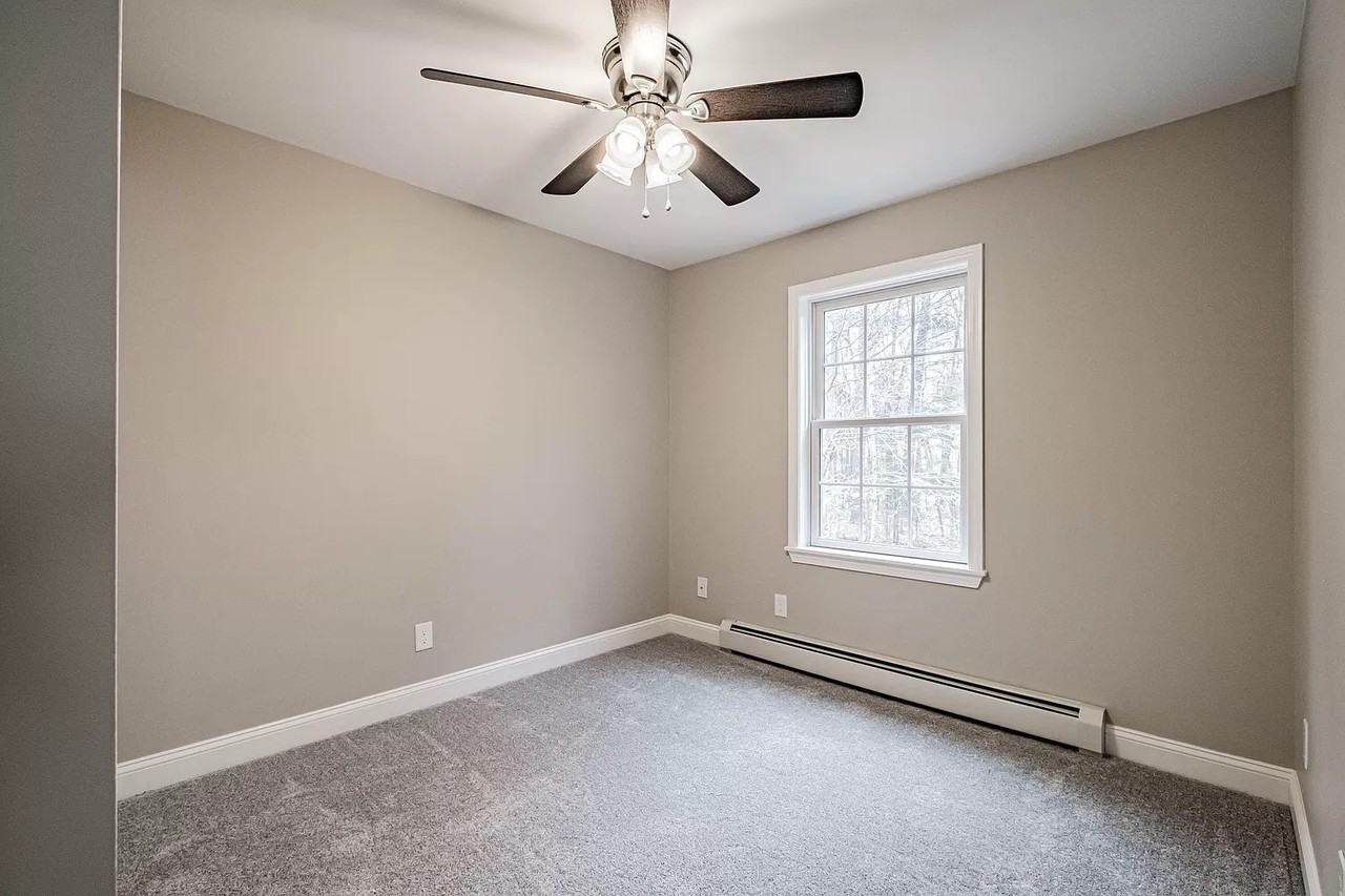 14 Hemlock Dr #1 - Photo 6 of 26