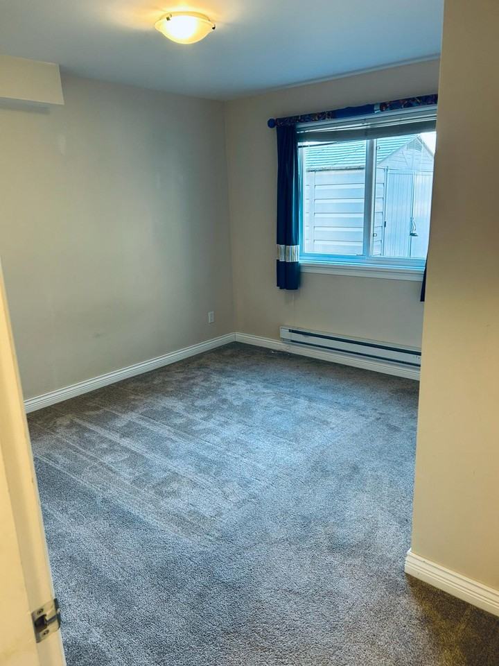 32973 Tenth Ave - Photo 2 of 11