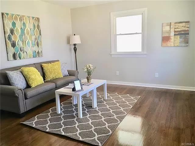 943 Kingsway Rd - Photo 2 of 21