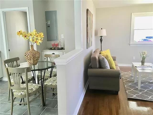 943 Kingsway Rd - Photo 5 of 21