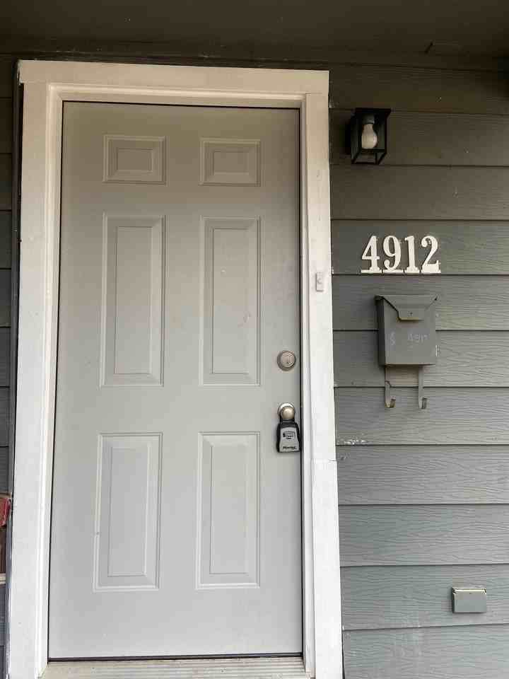 4912 Jerri Ln - Photo 3 of 37