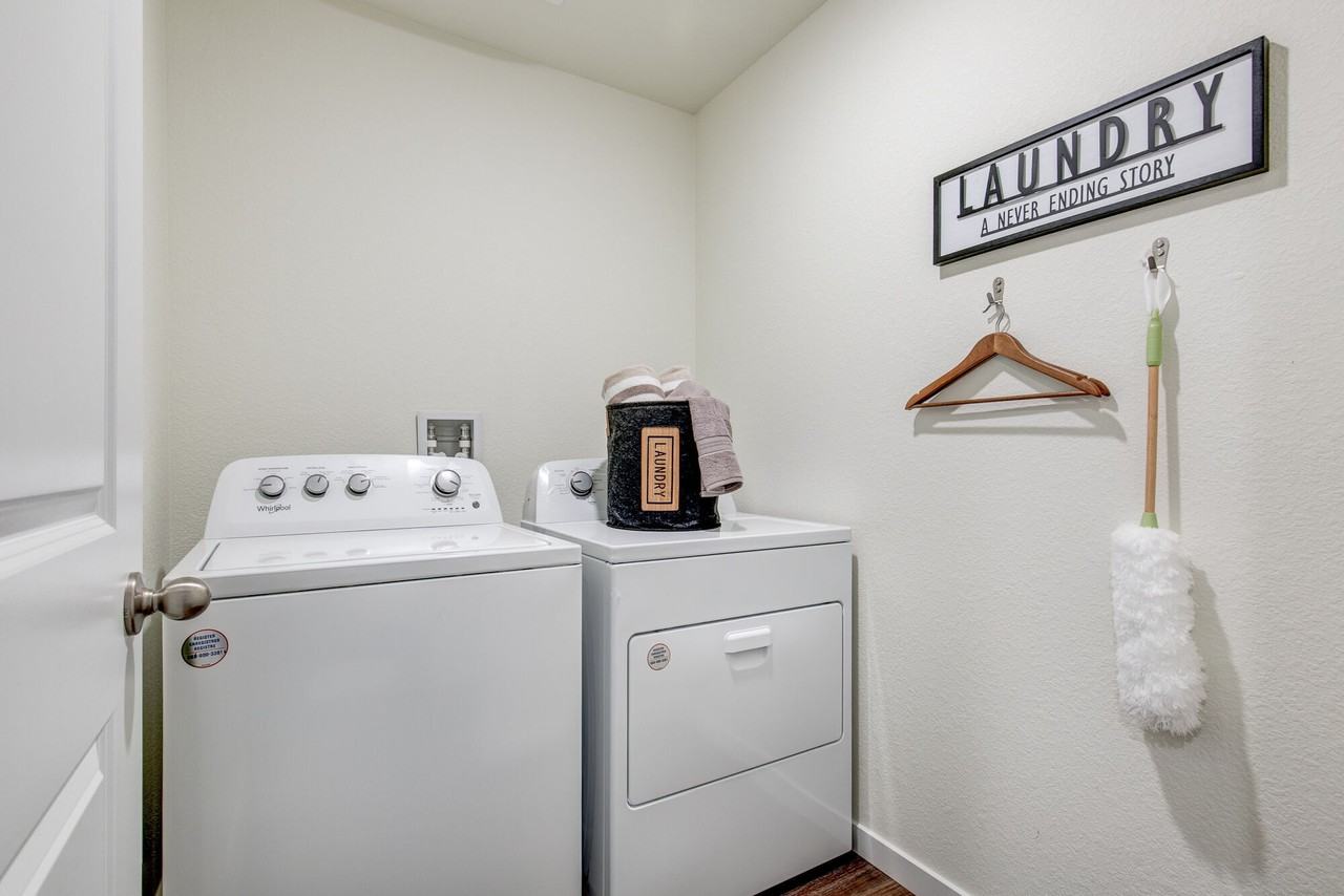 1447 Fairplay St - Photo 2 of 38