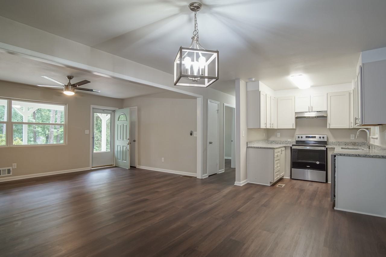 5942 Ridge Dr Se - Photo 2 of 25