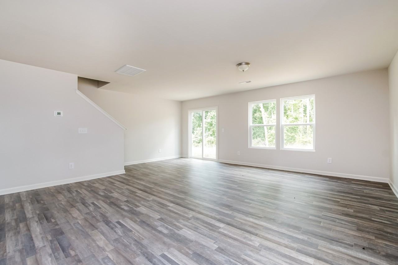 1058 1058 Manor Dr - Photo 5 of 17