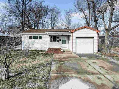 2922 W 2nd St N - Photo 3 of 12