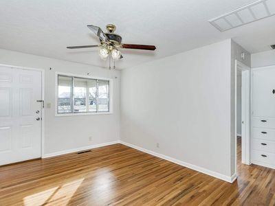 2922 W 2nd St N - Photo 5 of 12