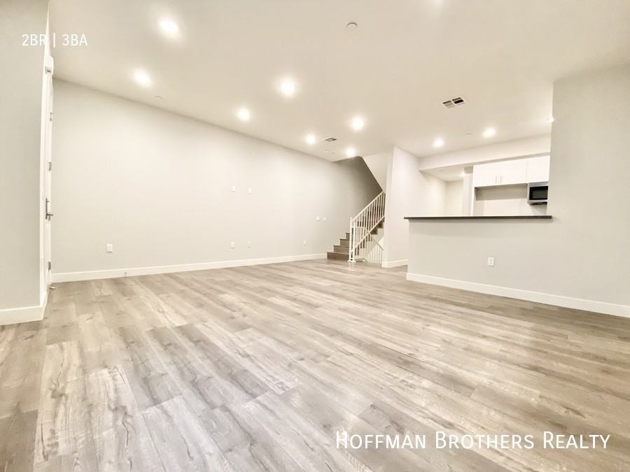 15123 Rayen St #1 - Photo 2 of 20