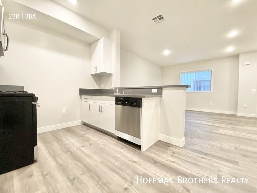 15123 Rayen St #1 - Photo 3 of 20