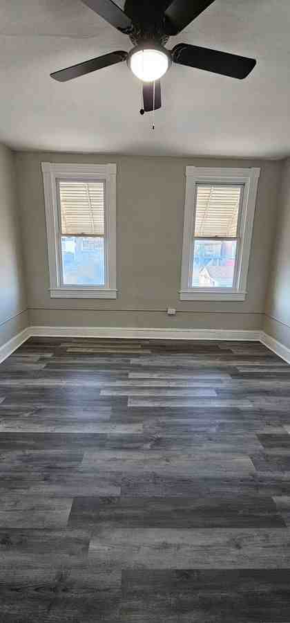 2515 Christian St - Photo 2 of 27