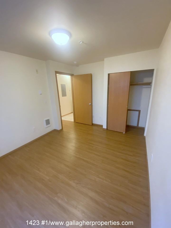 1423 Nw 61st St #1 - Photo 6 of 12