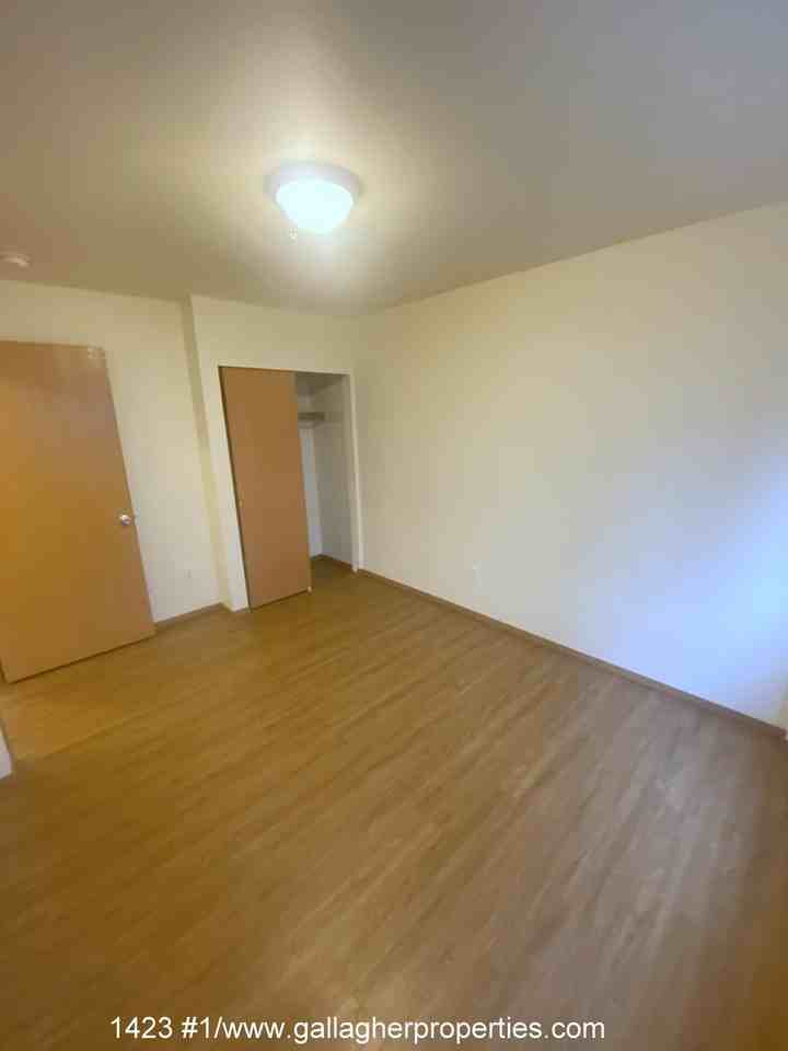 1423 Nw 61st St #1 - Photo 7 of 12