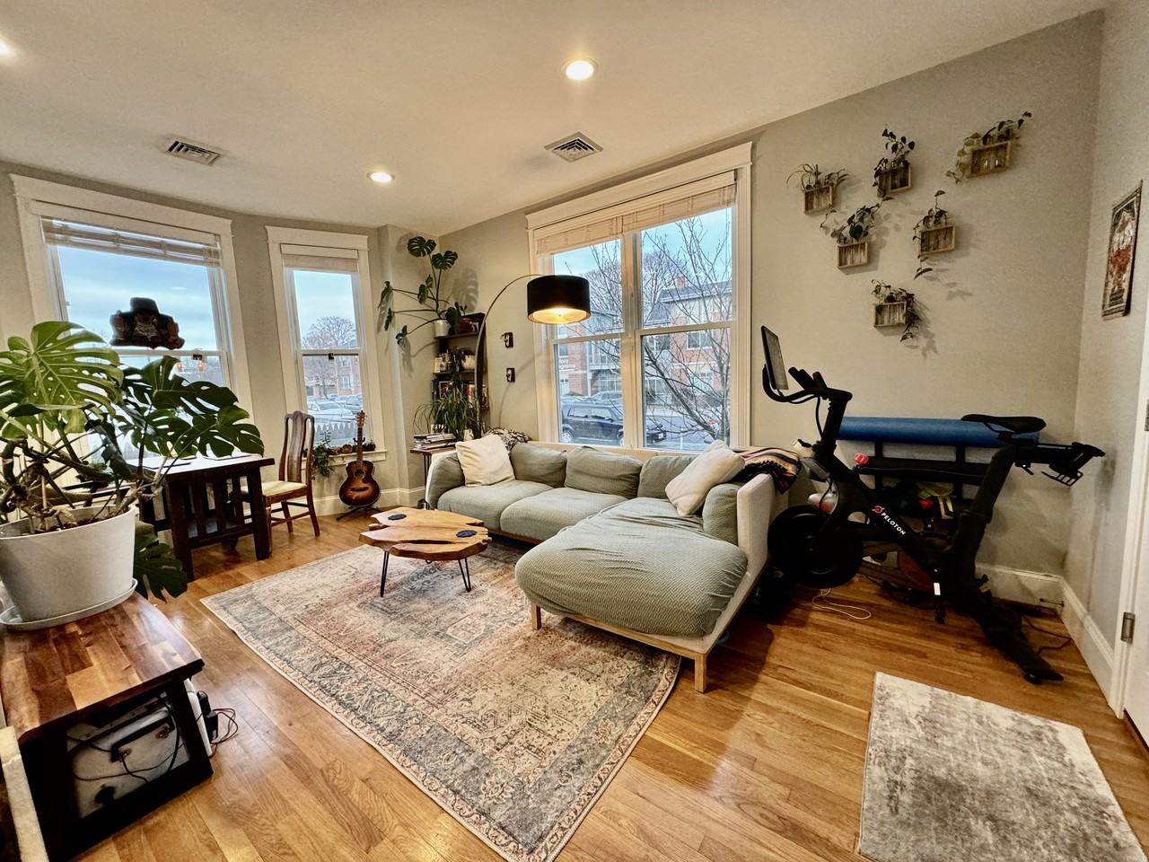 405 S Huntington Ave #1R - Photo 3 of 14