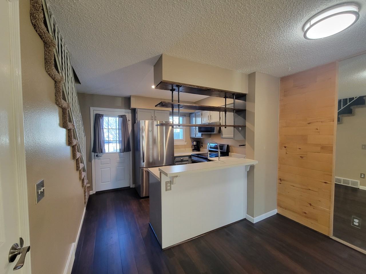 3215 S Estes St - Photo 3 of 15