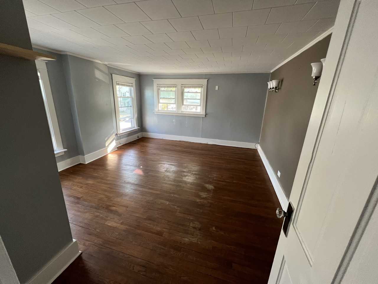 71 Hudson St #2UPSTAIRS - Photo 3 of 14