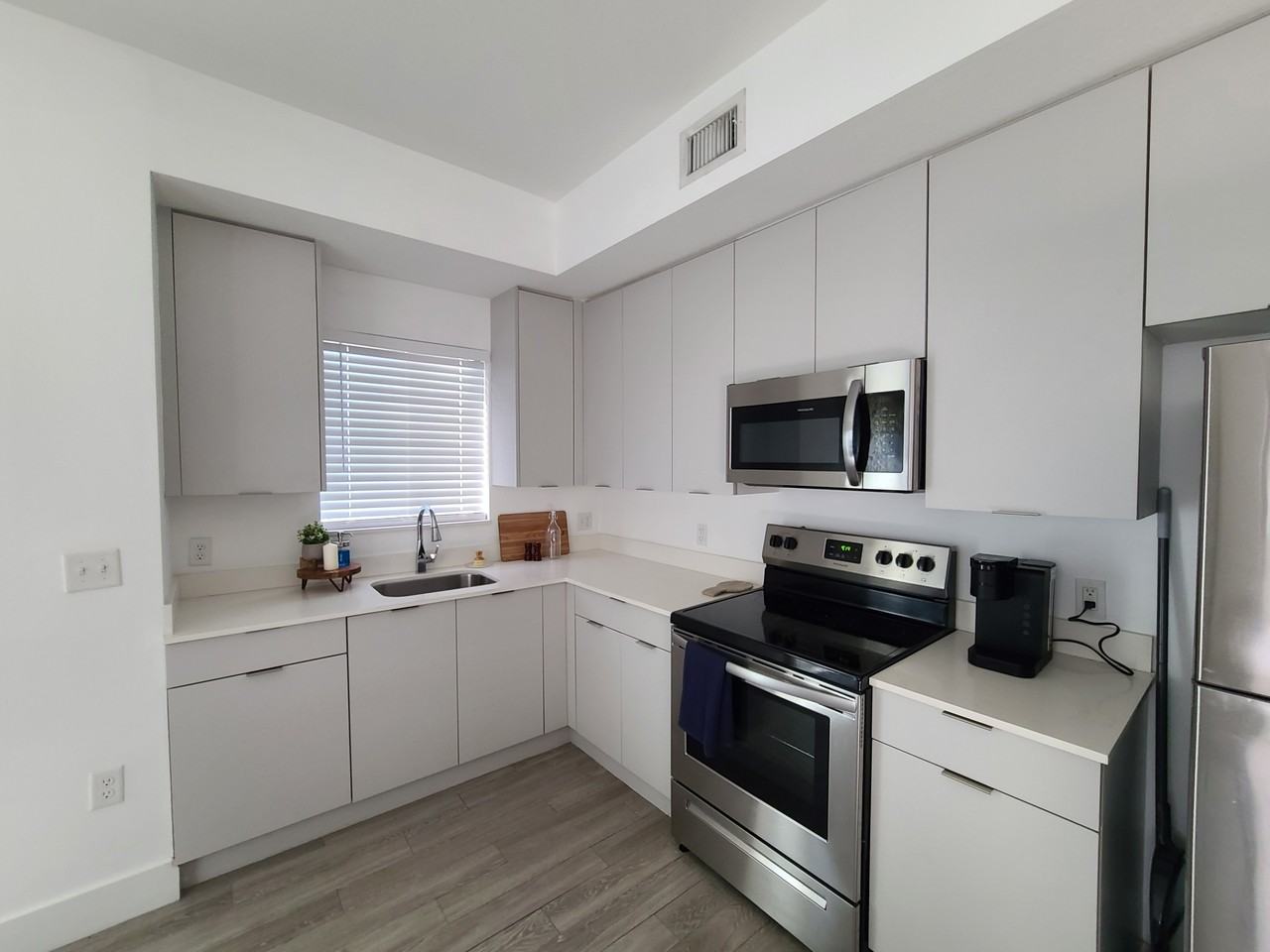 Avenu Heights - Photo 2 of 7