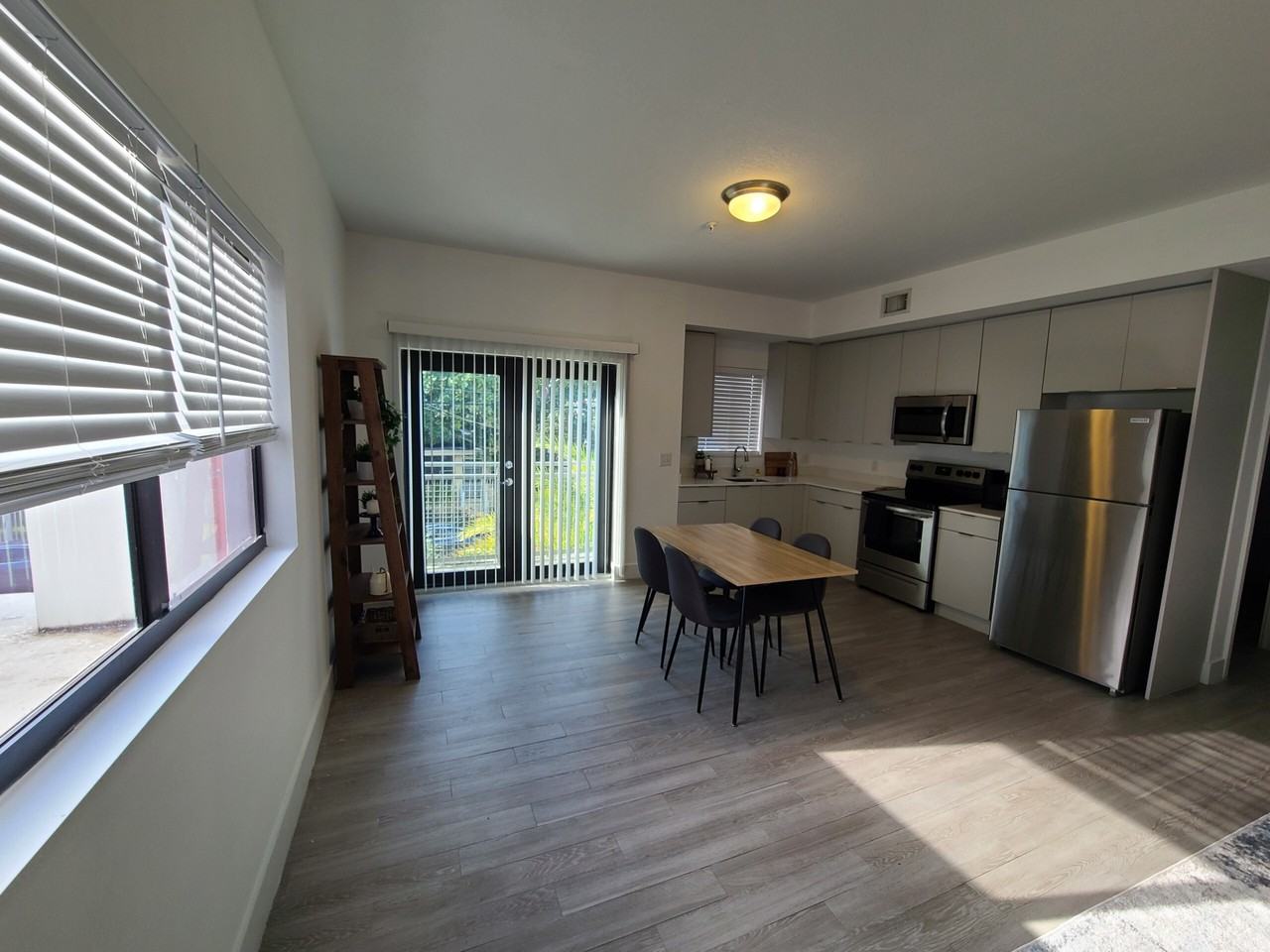 Avenu Heights - Photo 3 of 7