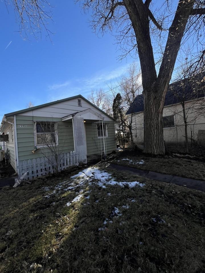 709A 11th Avenue - Photo 2 of 8