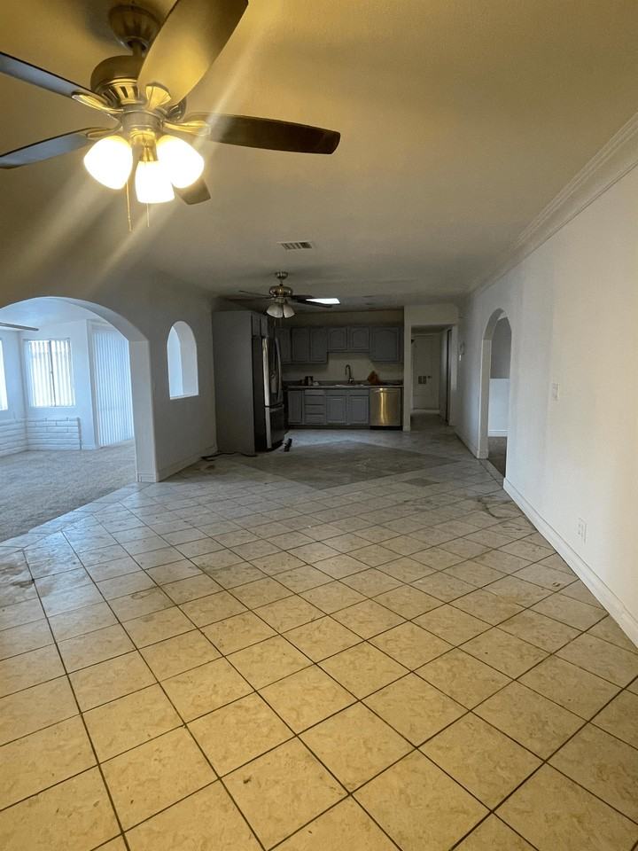 3138 West Bloomfield Road - Photo 7 of 9