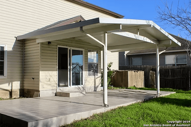 5210 Erickson Bluff - Photo 2 of 9