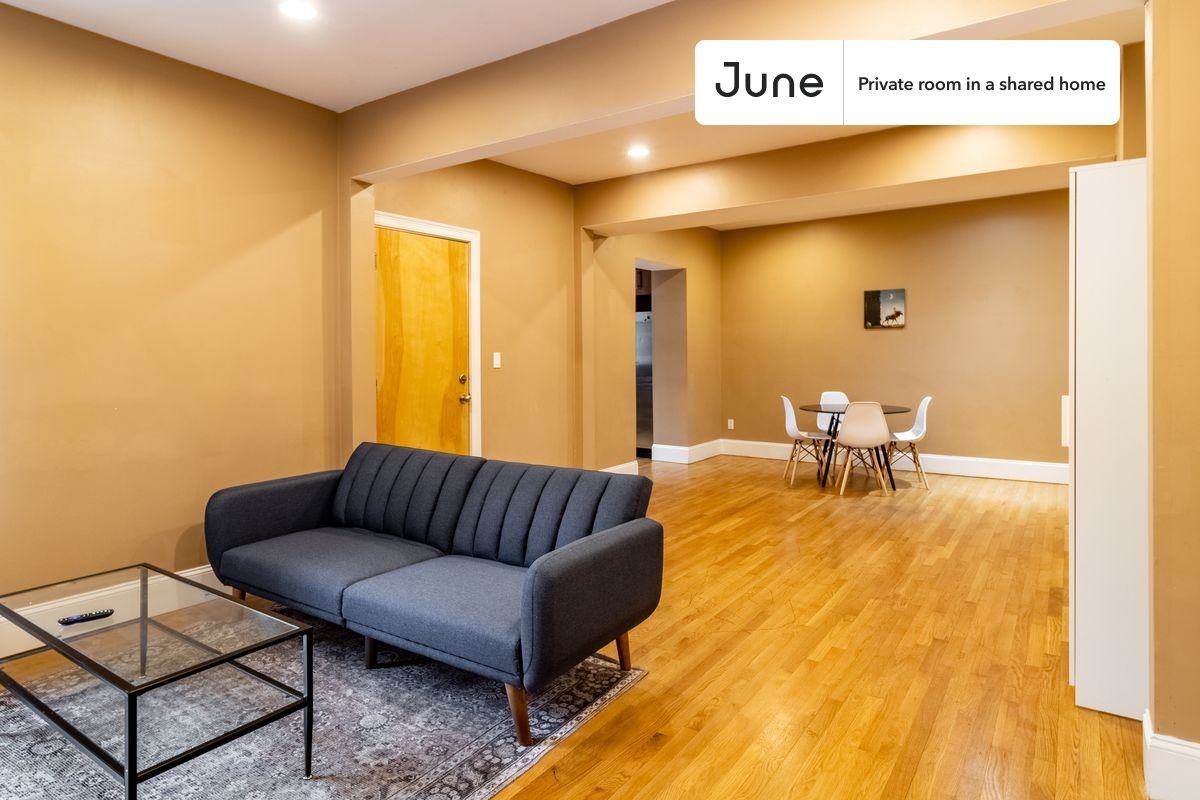 1592 Beacon St #C - Photo 7 of 22