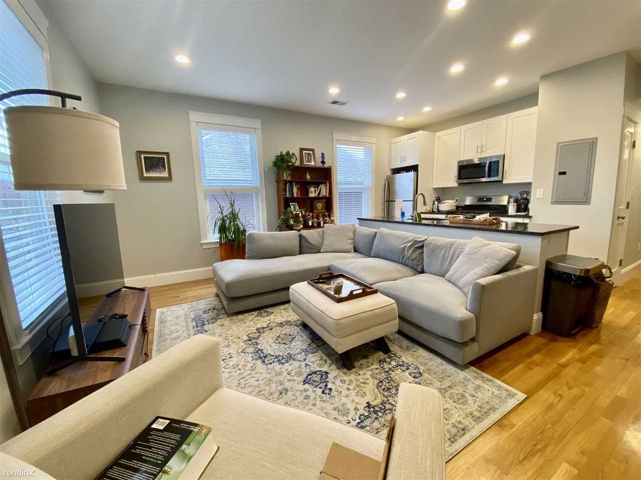 405 S Huntington Ave - Photo 2 of 10